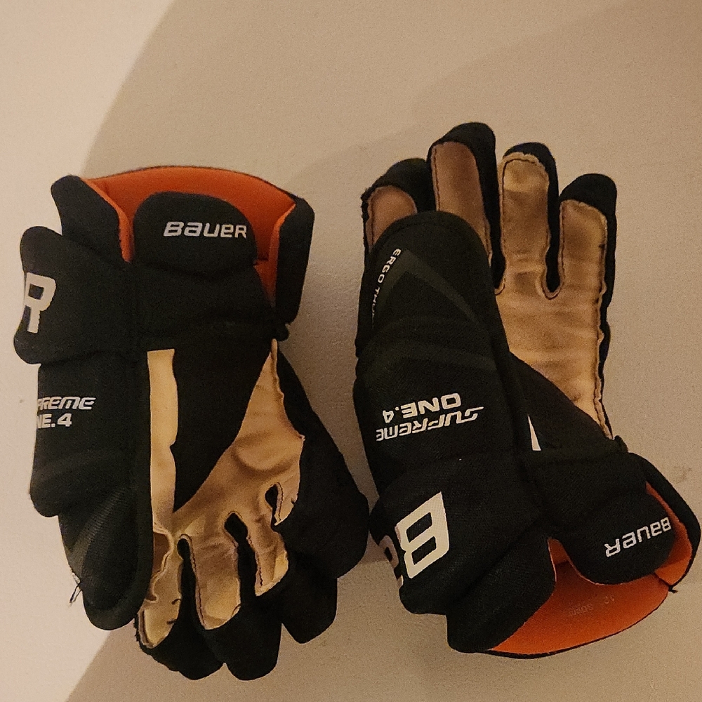 Bauer Supreme One.4 Black and Beige Kids Gloves